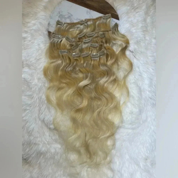 22 Inch Human hair Light Blonde Clip in extensions - Picture 3 of 6